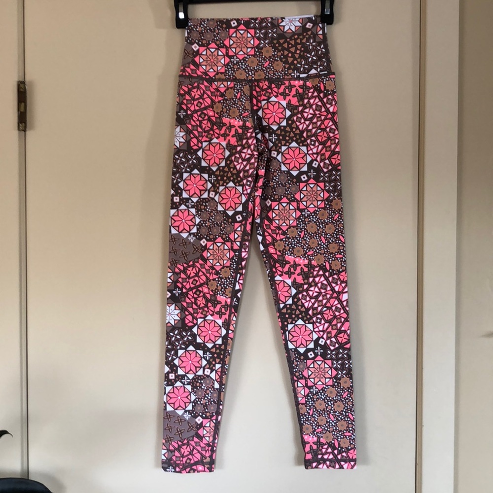 NWT!Aerie Move Brown and Pink Patterned Leggings!